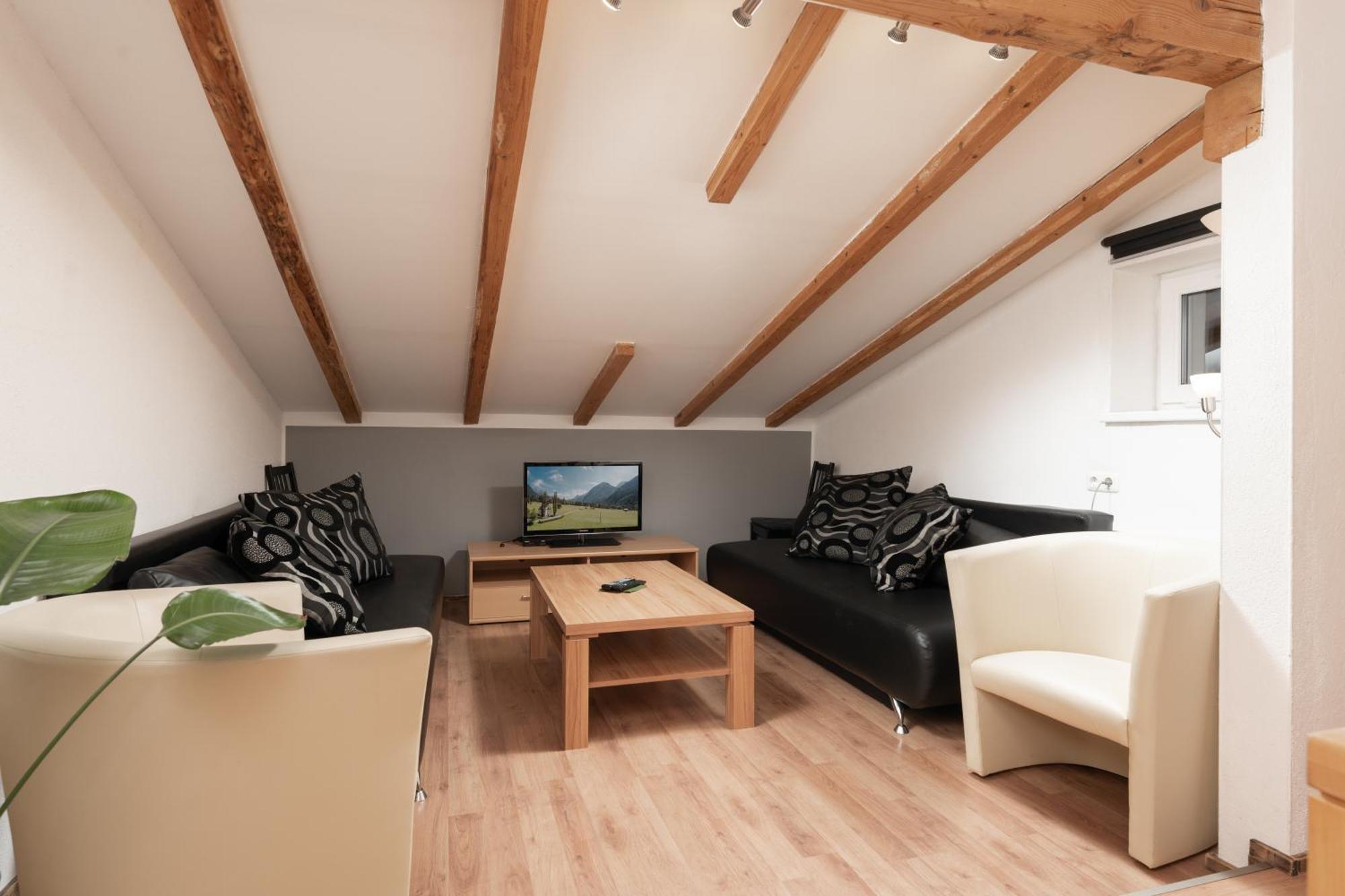 Apartamento Haus Attos Umhausen Exterior foto