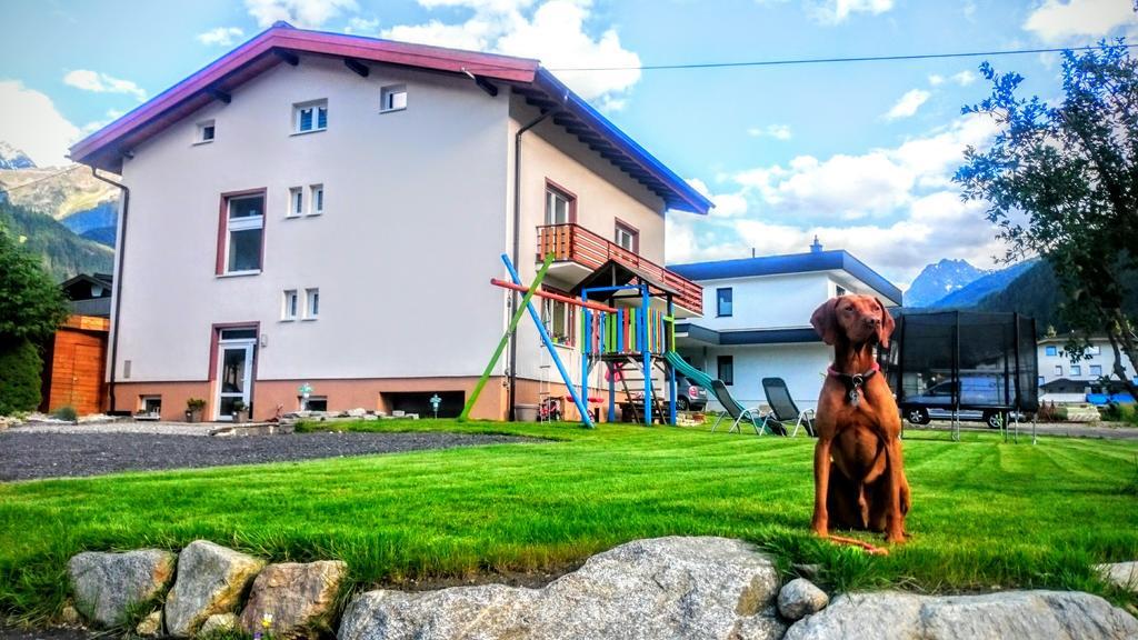 Apartamento Haus Attos Umhausen Exterior foto